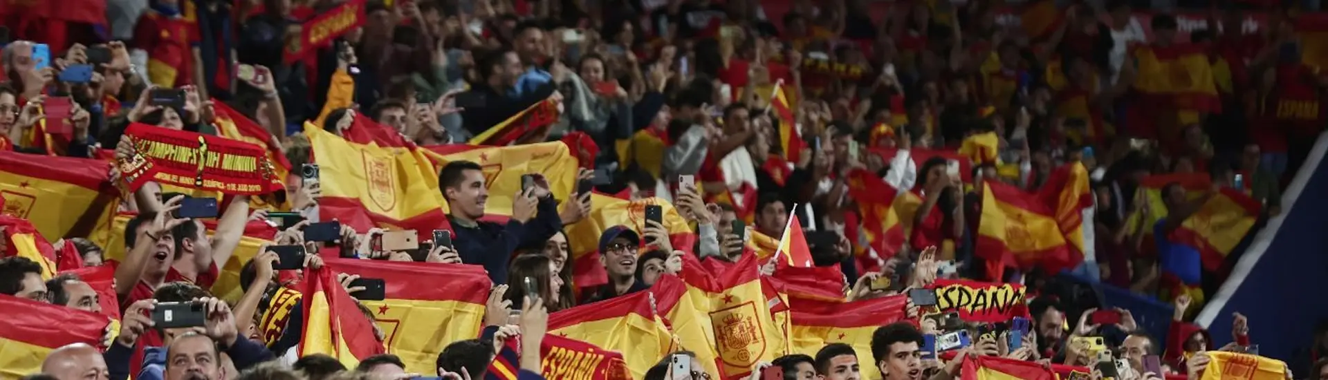 selección española con banderas