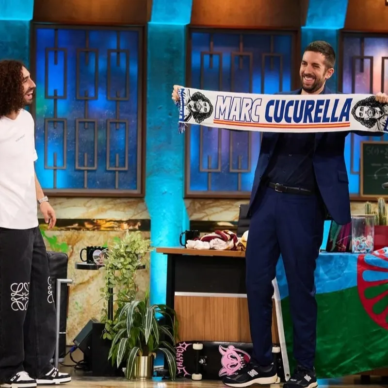 Bufanda Marc Cucurella