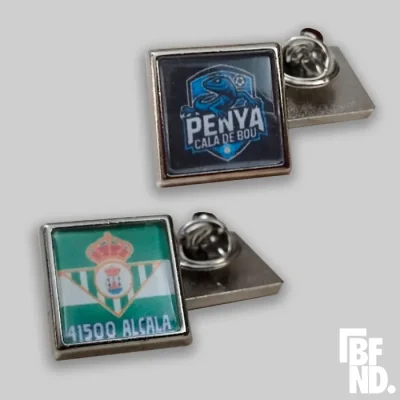 Pins cuadrados personalizados